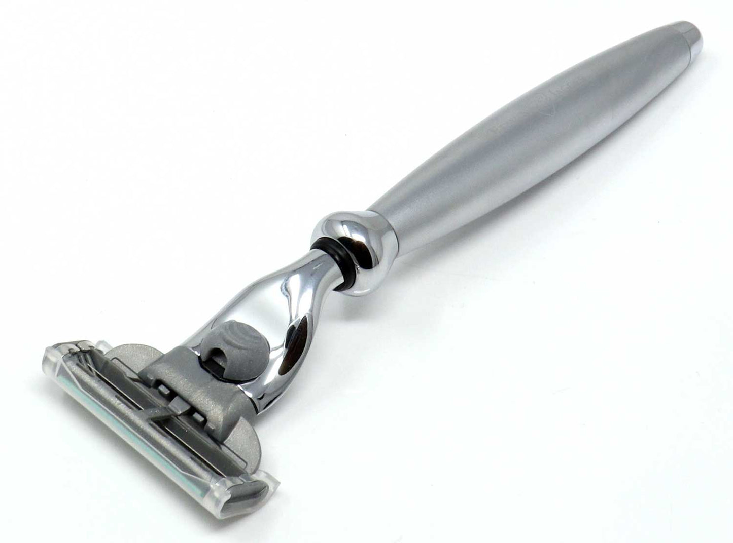 Load image into Gallery viewer, Edwin Jagger Bulbous Gillette Mach3 Razor
